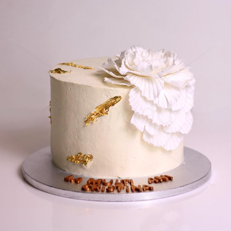 Tort personalizat Elegant cu Aur Comestibil in Frosting