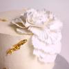 Tort personalizat Elegant cu Aur Comestibil in Frosting-3
